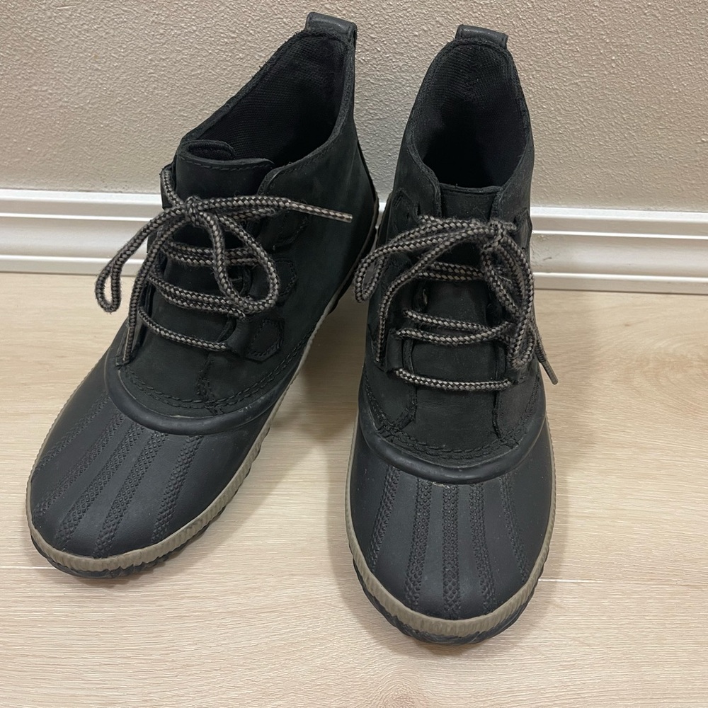 Sorel 8.5 Out N About Classic Women’s Waterproof Black Lace-up Shoes boot
